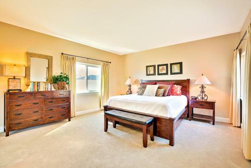 #150 - Coastal Beauty Three-bedroom Holiday Home