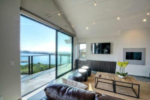 Villa Entire Residence In Carlsbad (5 Bedroom / 5 Bath)