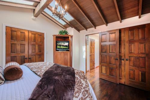 Whispering Waves - Two Bedroom Home - 3681