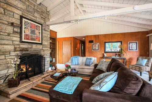 Forest Hideaway - Two Bedroom Home - 3596