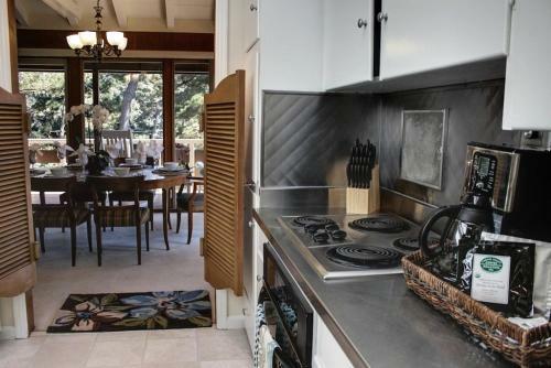 Forest Hideaway - Two Bedroom Home - 3596