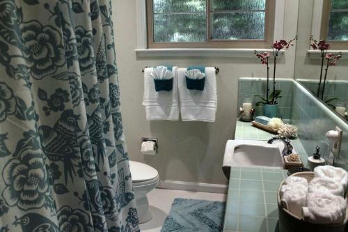 Forest Hideaway - Two Bedroom Home - 3596