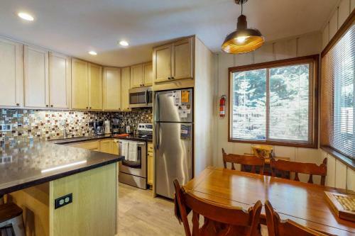 Carnelian Bay Getaway