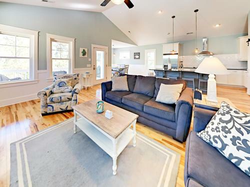 1418 Searay Home