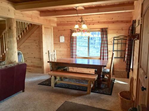 Lakefront Retreat - 518 Henglow