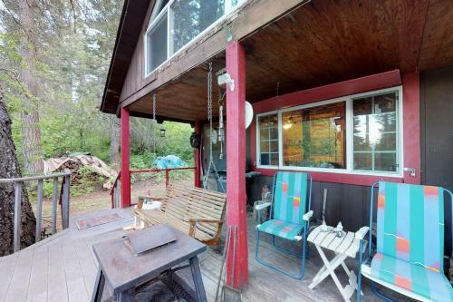 The Creekside Cabin