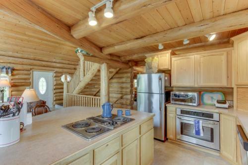 Cascade Lakeview Log Cabin