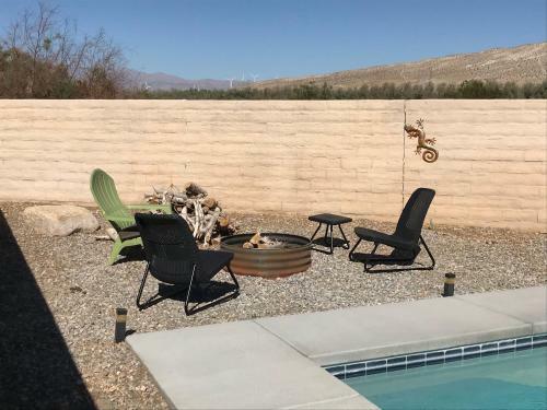 Gorgeous 3 Bedroom Home With Pool