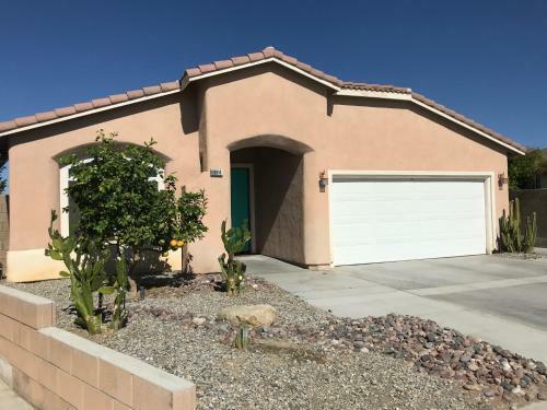 Gorgeous 3 Bedroom Home With Pool