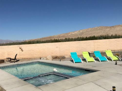 Gorgeous 3 Bedroom Home With Pool