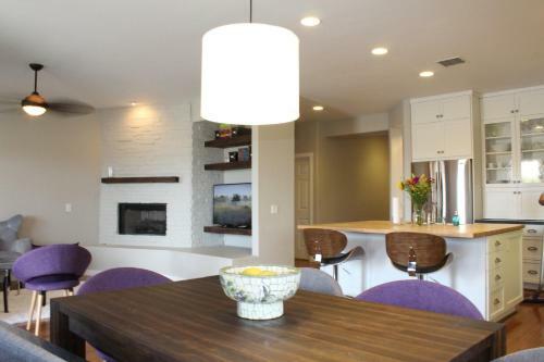 Gorgeous 3 Bedroom Home With Pool