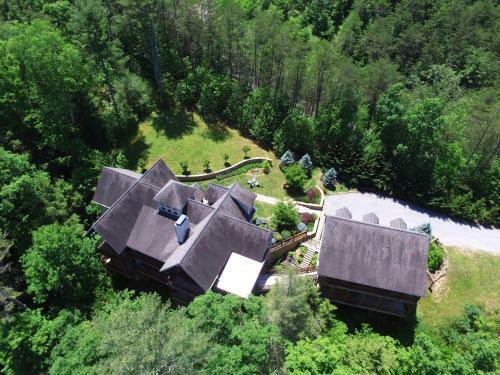 Birds Creek Mansion #650 - Six Bedroom Cabin