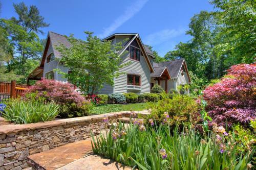 Birds Creek Mansion #650 - Six Bedroom Cabin