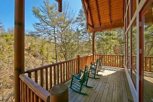 Birds Creek Mansion #650 - Six Bedroom Cabin