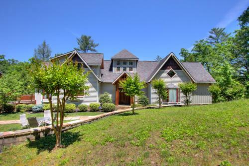 Birds Creek Mansion #650 - Six Bedroom Cabin