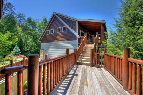 Birds Creek Mansion #650 - Six Bedroom Cabin