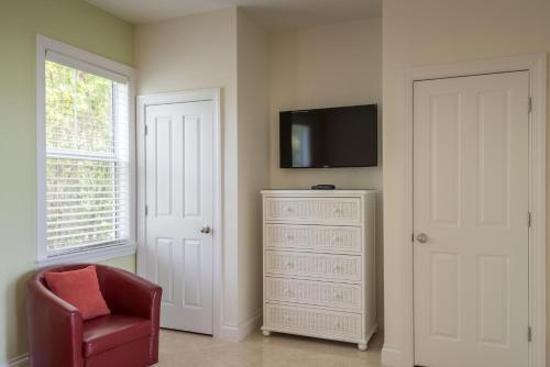 Coastal Comfort @ Key Cove