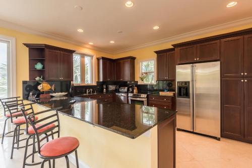 Coastal Comfort @ Key Cove