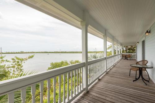 Coastal Comfort @ Key Cove