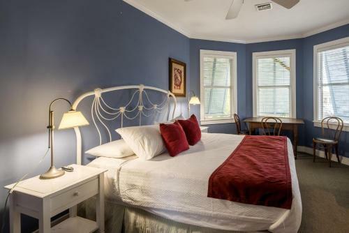 Helen's Hideaway