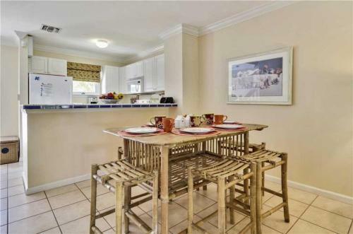 Breezy Bungalow (townhouse)
