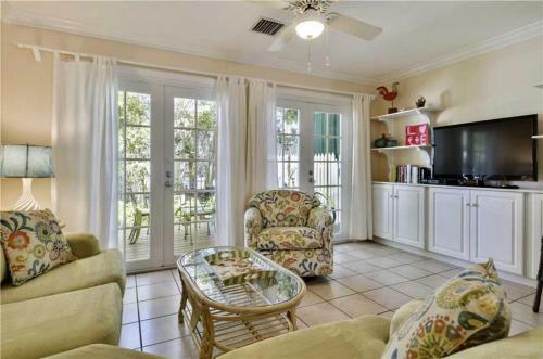 Breezy Bungalow (townhouse)
