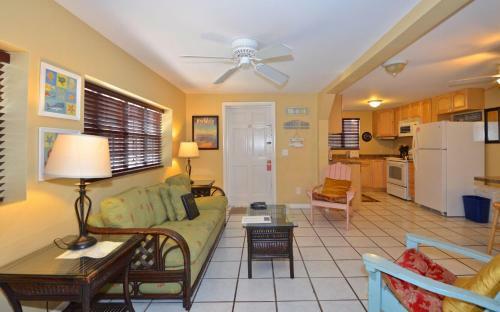 Duval Street Retreat