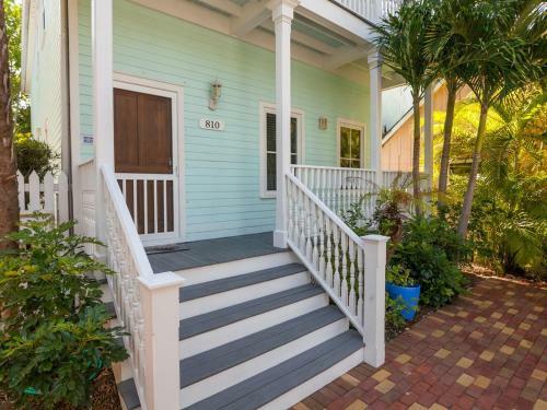 810 Terry Lane Home