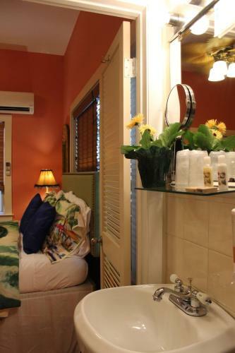 Hostal Caribbean House