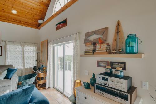 Cozy At Cardinal Lane