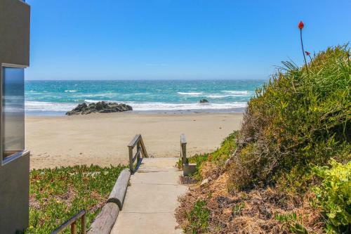Cayucos Beach House - Downstairs Studio