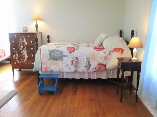 387 Strawberry Hill - 4 Bedroom