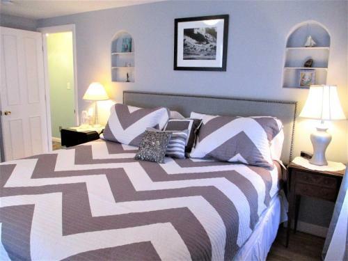 387 Strawberry Hill - 4 Bedroom
