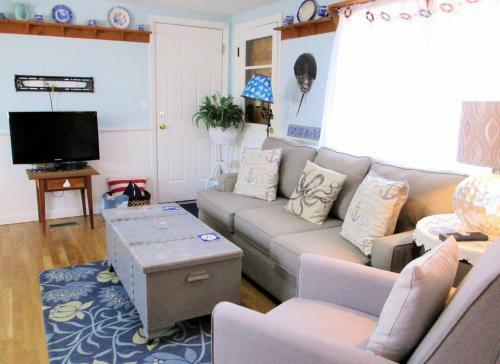 387 Strawberry Hill - 4 Bedroom
