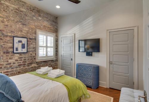 563 King Signature Apartments
