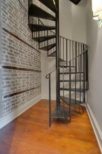 563 King Signature Apartments