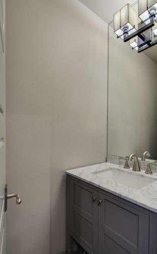 563 King Signature Apartments
