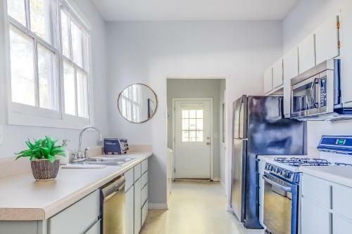 Large Home - Downtown Charleston!