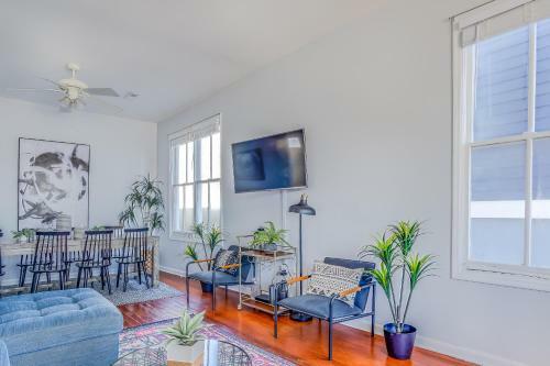 Large Home - Downtown Charleston!