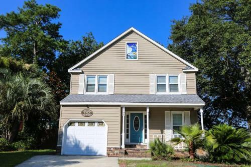 Live Oaks River House