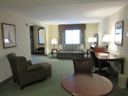 Hotel Wingate By Wyndham Charleston Southern University