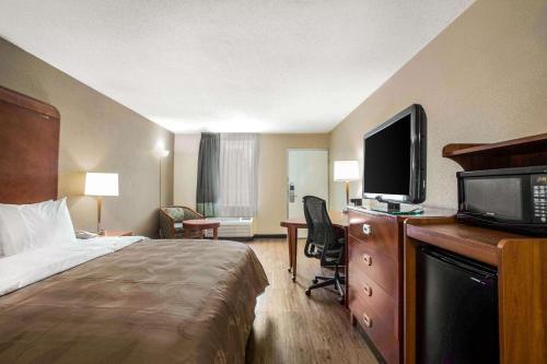 Hotel Quality Inn & Suites University Area