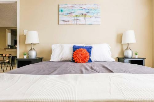 Apartamento Uptown Views @ Hidden Oasis | Walk To Stadium 2br