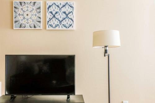 Apartamento Uptown Views @ Hidden Oasis | Walk To Stadium 2br