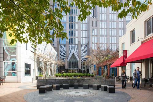 Apartamento Uptown Views @ Hidden Oasis | Walk To Stadium 2br