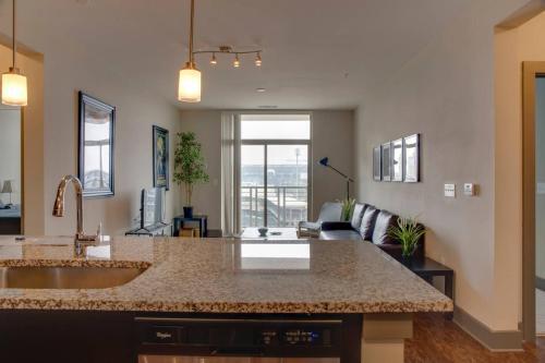 425-trade-632 Apartment