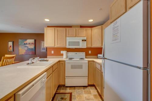Park Pointe: Chardonnay Chalet (b101)