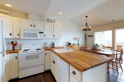 Park Pointe: Chardonnay Chalet (b101)