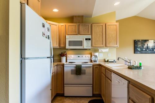 Park Pointe: Chardonnay Chalet (b101)