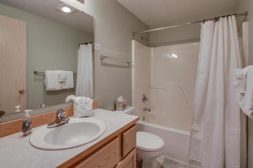 Park Pointe: Chardonnay Chalet (b101)